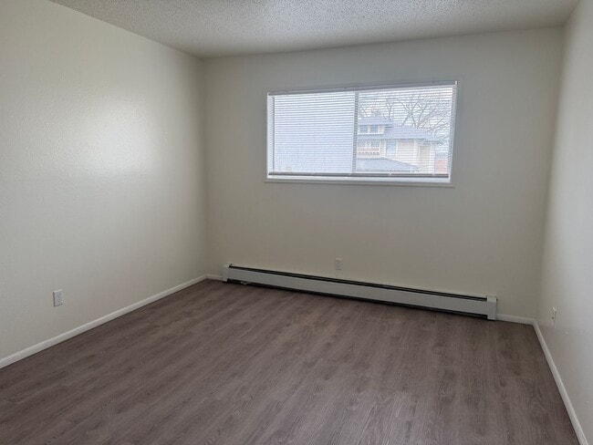 Building Photo - 325 NW 4th St