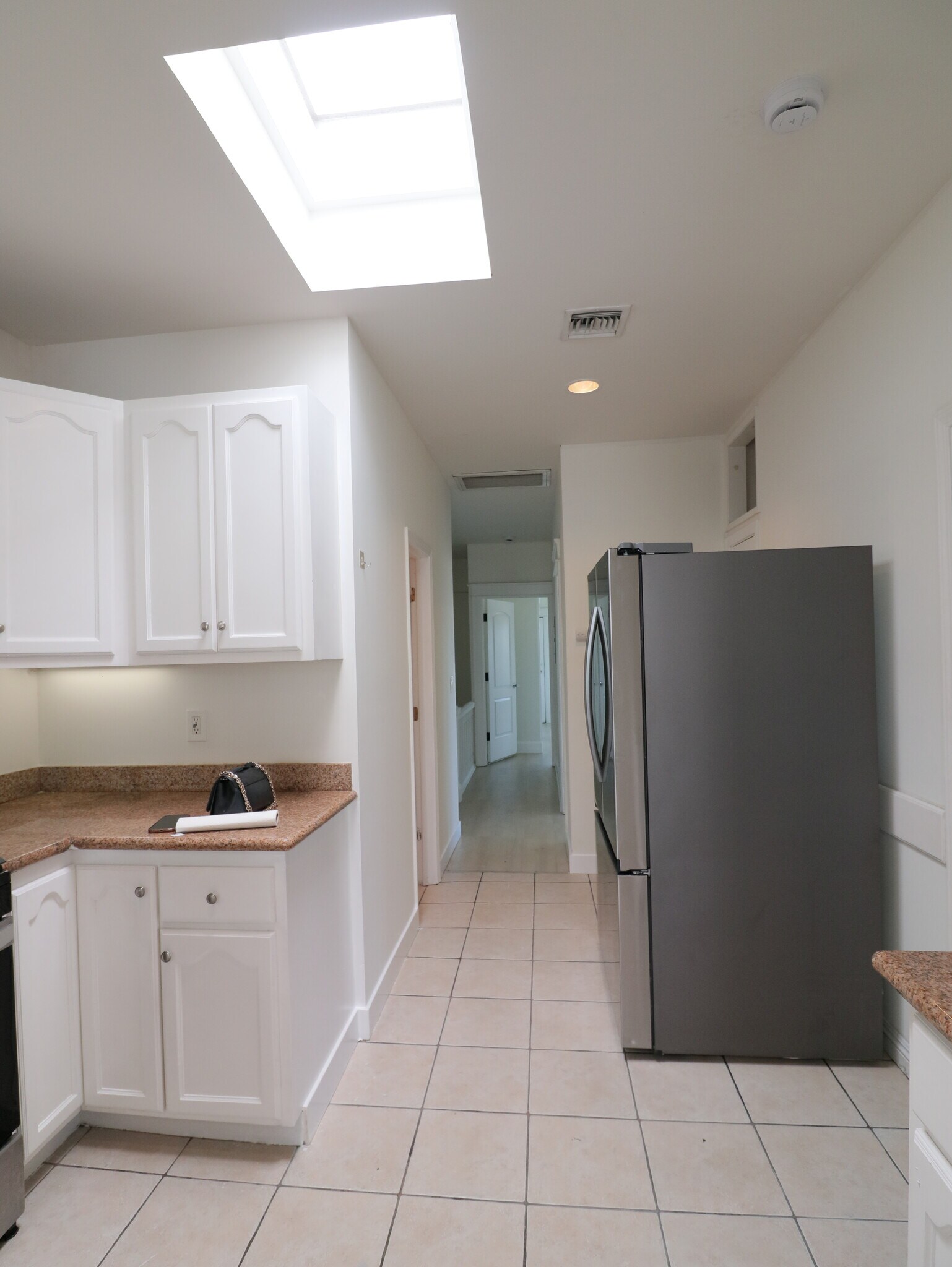 Building Photo - 441 W 79th St