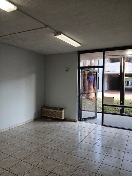 Building Photo - 8421 S Orange Blossom Trl