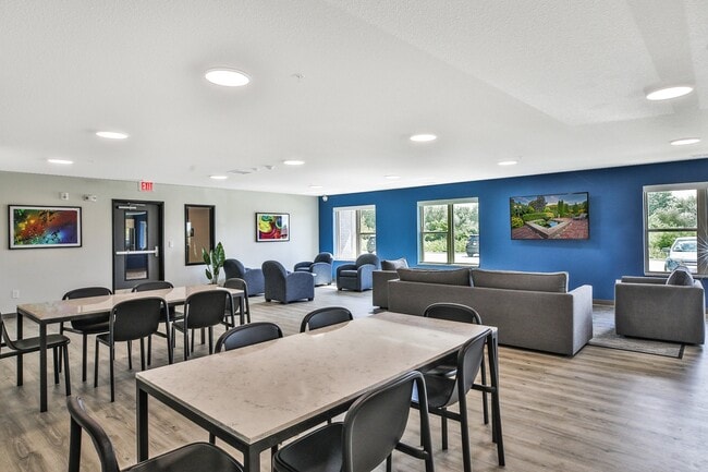 Building Photo - Emri Apartments