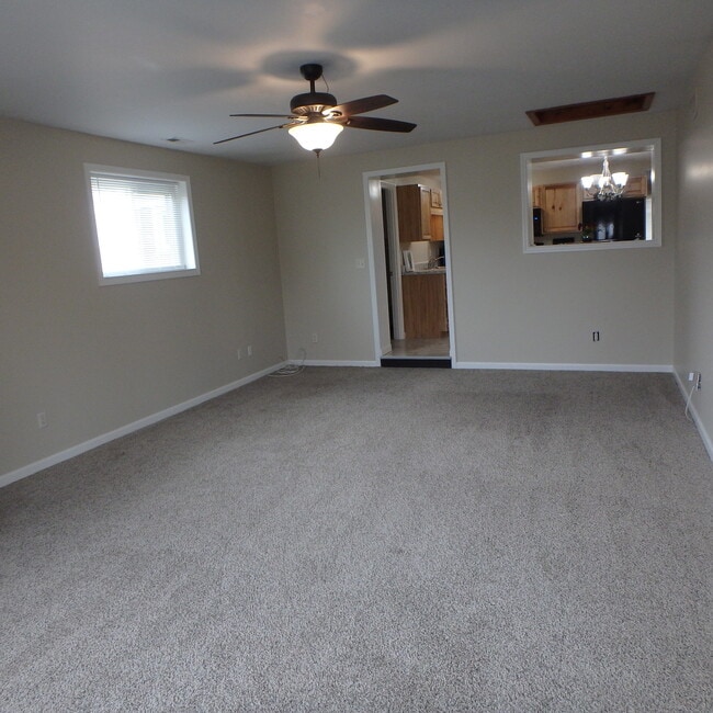Building Photo - 218 Crosswell Ave