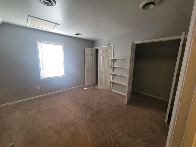 Building Photo - 1473 Mt Rainier Dr