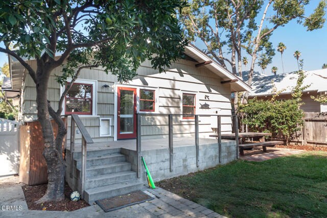 Building Photo - 2044 Milan Ave