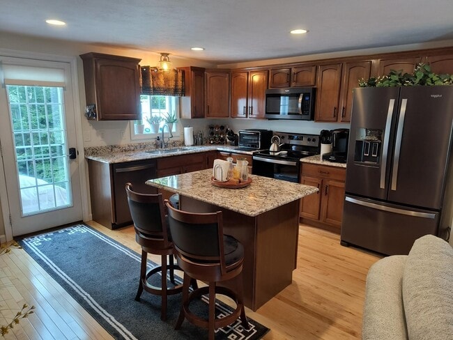 Building Photo - 28 Owens Dr