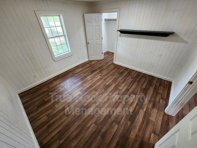 Building Photo - 104 Osage St