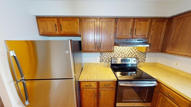 Building Photo - 816 Pearson Cir