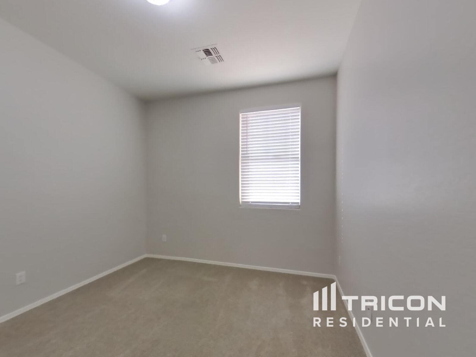 Building Photo - 26856 N 176th Ln