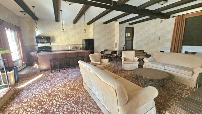 Building Photo - "Chic Urban Living: Cozy 1-Bedroom Condo in Prime Minneapolis Location!"