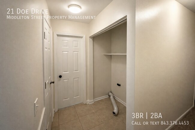 Building Photo - 21 Doe Dr