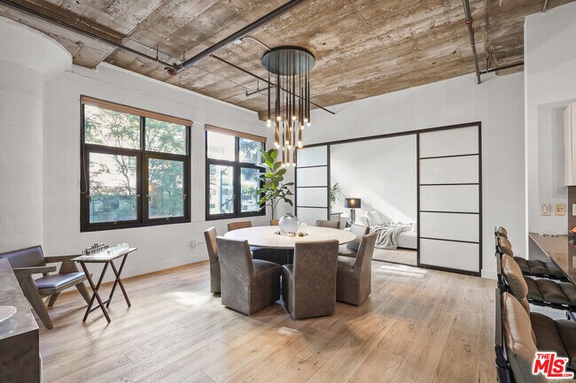 Building Photo - 1100 S Grand Ave