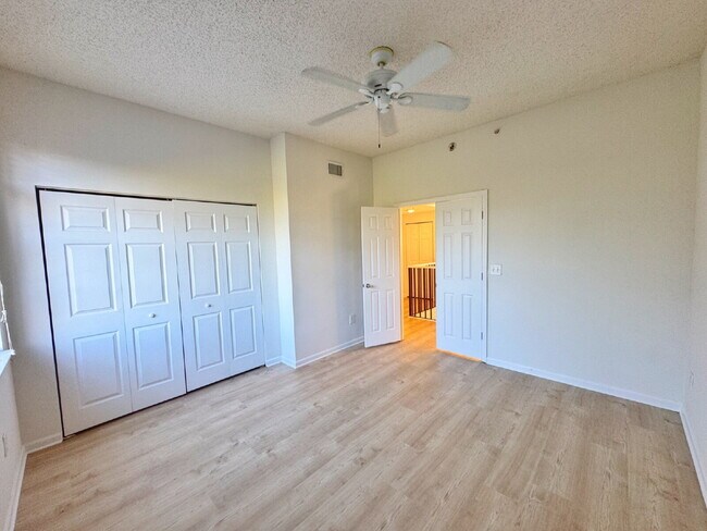 Building Photo - The Largest 3BR/2BA Las Palmas Condo