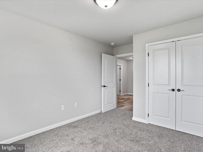 Building Photo - 129 Delano Dr