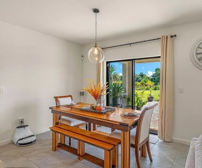 Building Photo - 7489 Tourmaline Dr