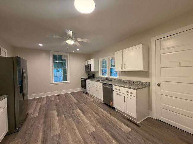 Building Photo - 211 North St