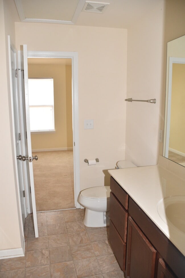 Full Bath - 11139 Derryrush Dr