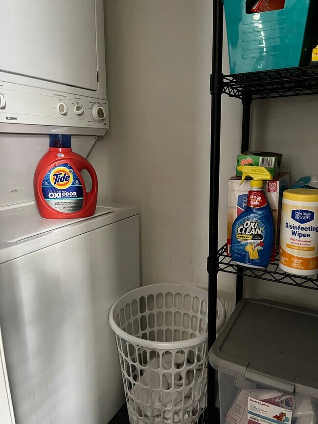 Building Photo - 2618 SW 12th St