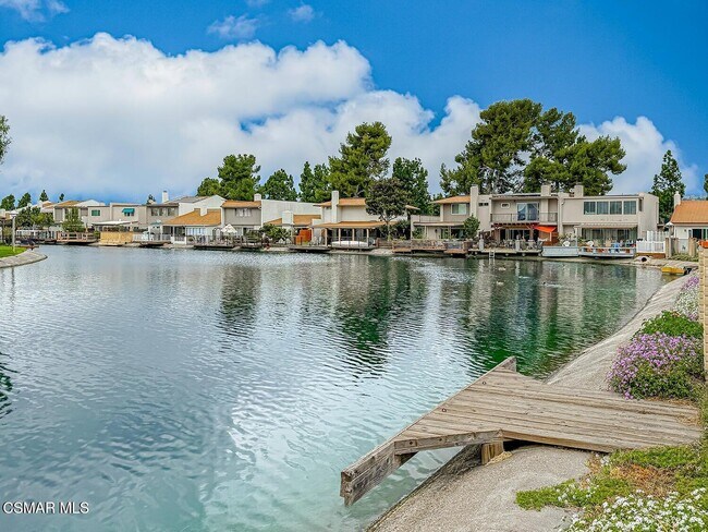 Building Photo - 560 Chapala Dr