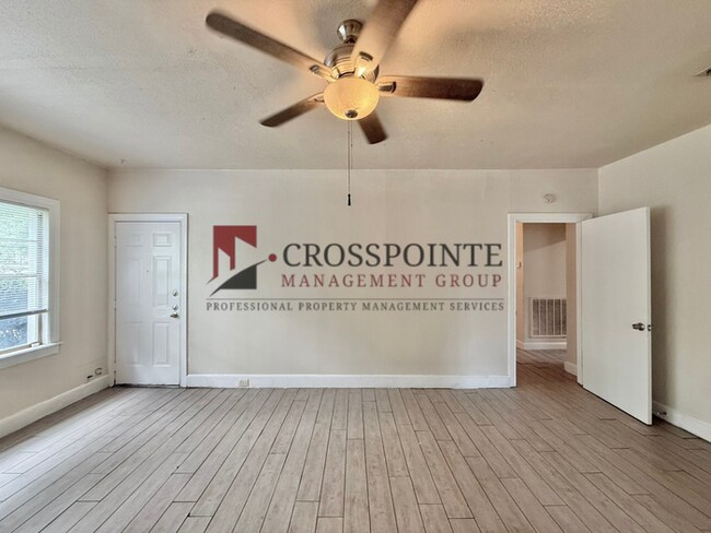 Building Photo - Beautiful 4 bedroom 2 bath home in the heart of Tyler!