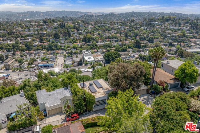 Building Photo - 2300 Ronda Vista Dr