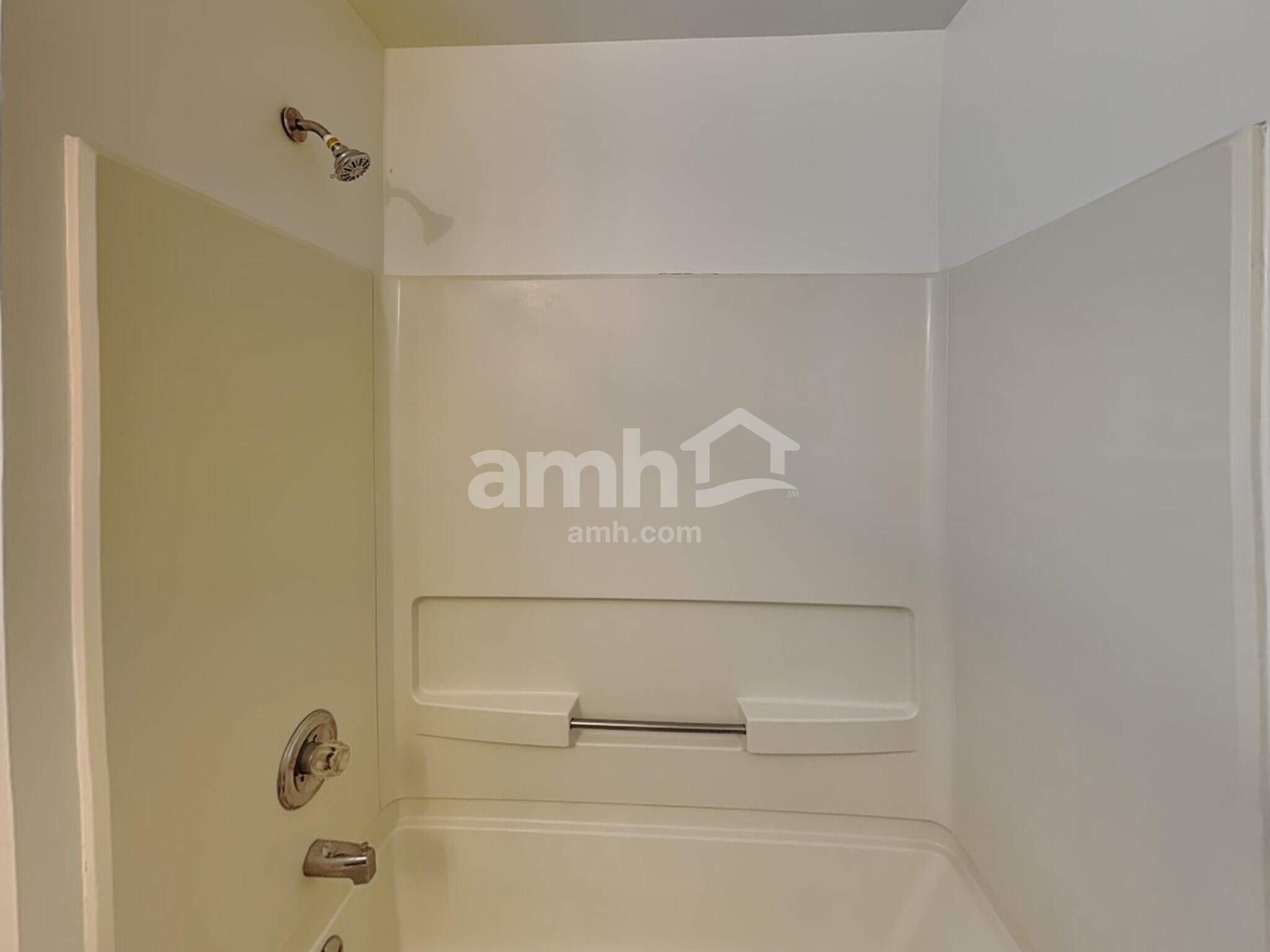 Building Photo - 2202 Henning Pl