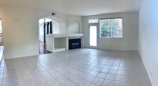 Building Photo - Clean 4 Bedroom, 2.5 Bath Home with 3 Car ...