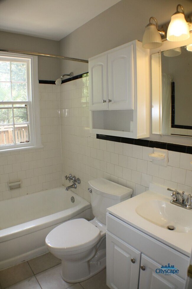 Building Photo - ADORABLE CAPE COD NEAR HENRICO DOCTORS HOS...