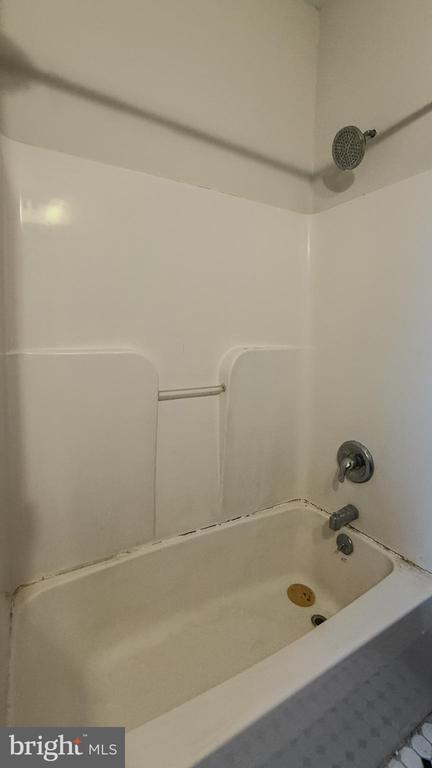 Building Photo - 165 E Mt Pleasant Ave