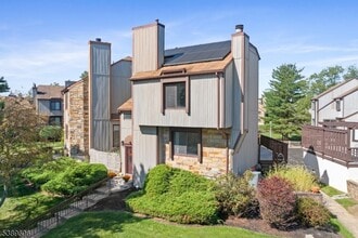 Building Photo - 160 Goldmine Ln