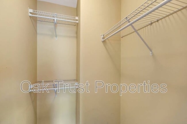 Building Photo - 126 Tuscany Ct