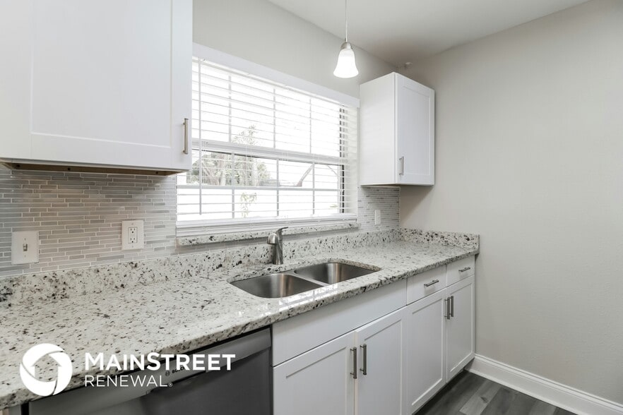 Building Photo - 3977 Kingsport Dr