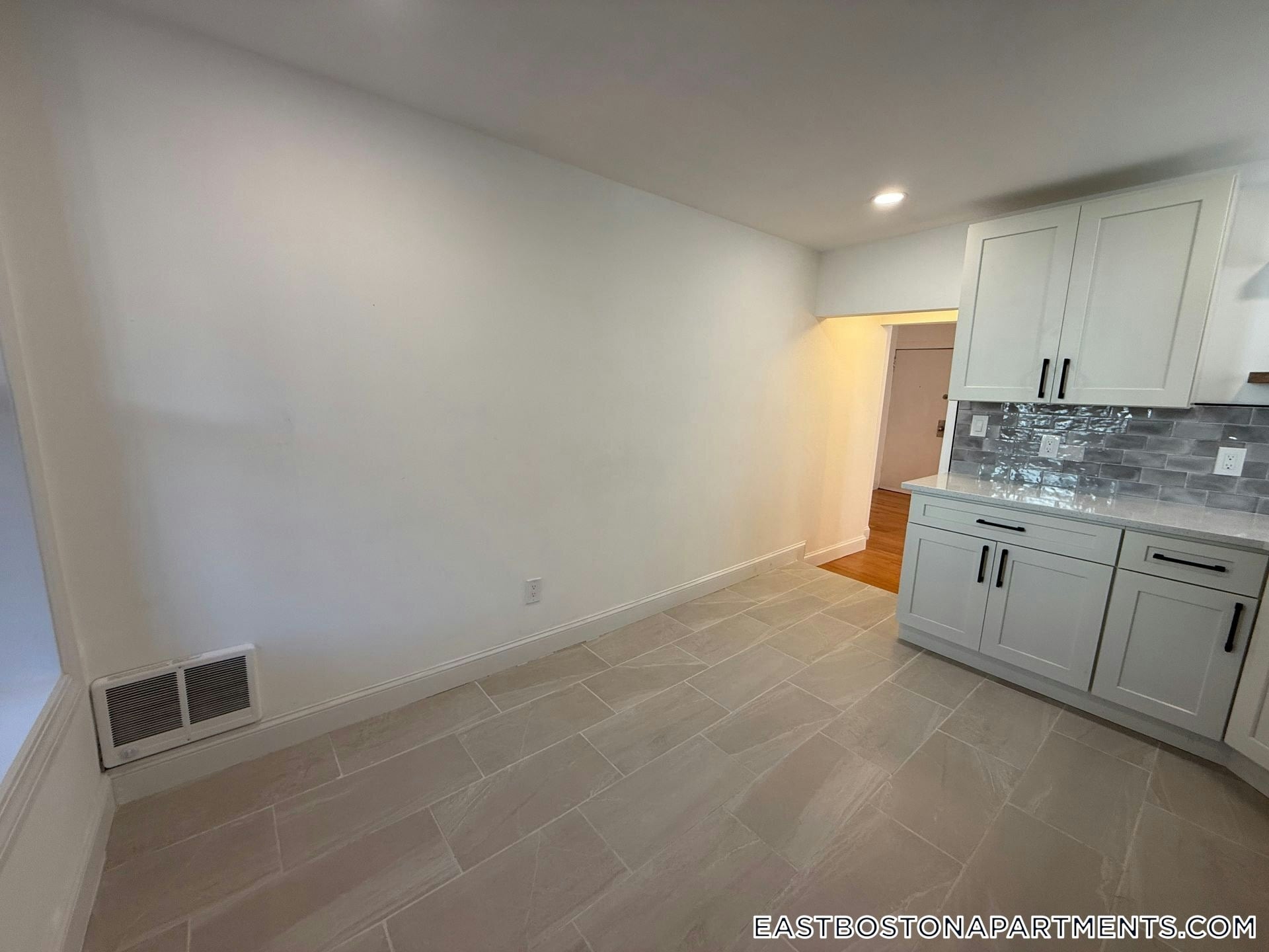 Building Photo - 20 Chelsea St