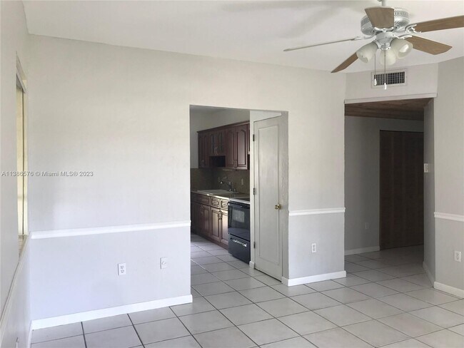 Building Photo - 201 Flagler Dr