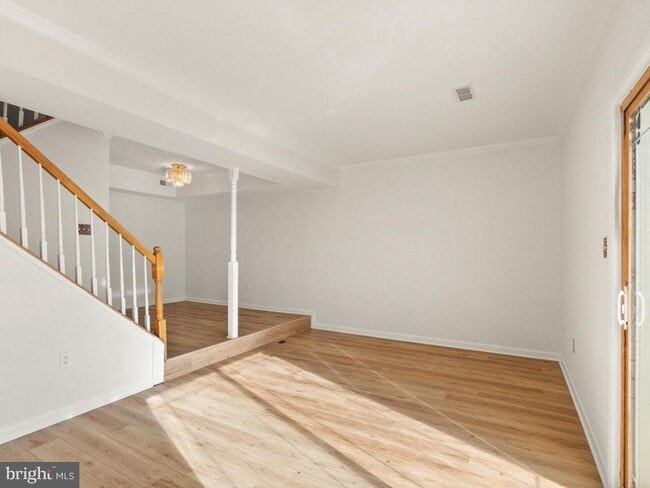 Building Photo - 15278 Cloverdale Rd