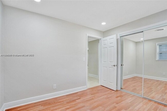 Building Photo - 9457 SW 52nd Ct
