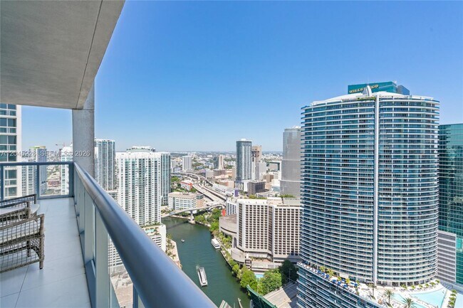 Building Photo - 475 Brickell Ave