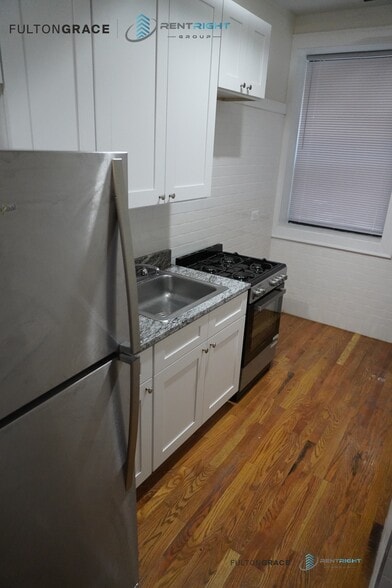 Building Photo - 1700-1710 W Albion