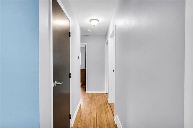Building Photo - Charming Madison Heights Home with Garage and Fenced Yard