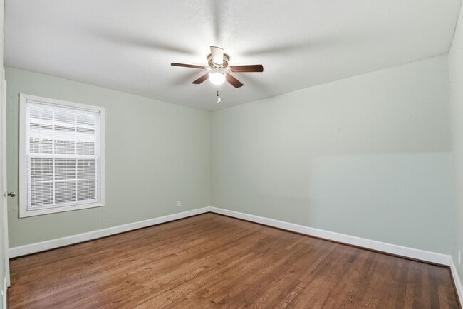 Building Photo - 506 Ogilvie St