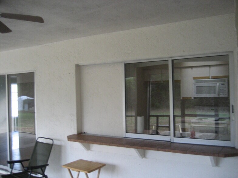 Building Photo - 13231 Windcrest Dr