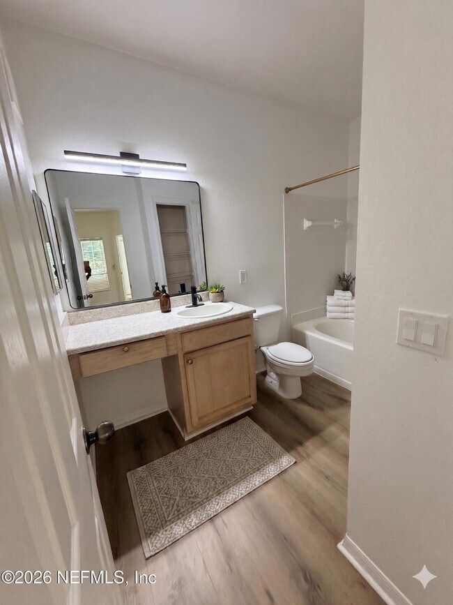 Building Photo - 7800 Point Meadows Dr