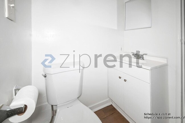 Building Photo - 1425 3rd Ave