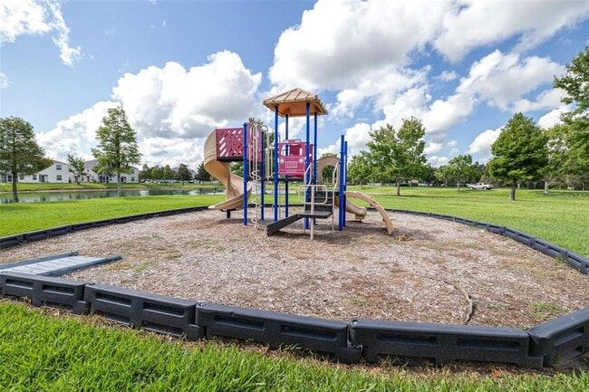 Building Photo - 2020 Greenwood Valley Dr