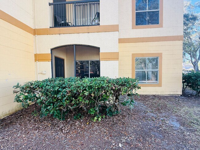 Building Photo - 2 Bedroom Condo For Rent in Carrollwood!