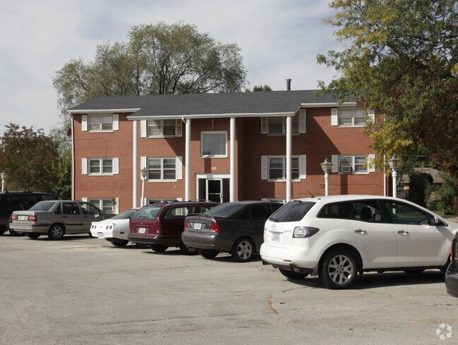 Building Photo - 206-214 SW State St