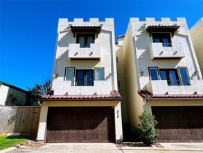 Building Photo - 939 Queen Annes Rd