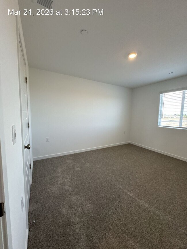 Building Photo - Newly Built Home located SE Visalia!  Rent Ready!