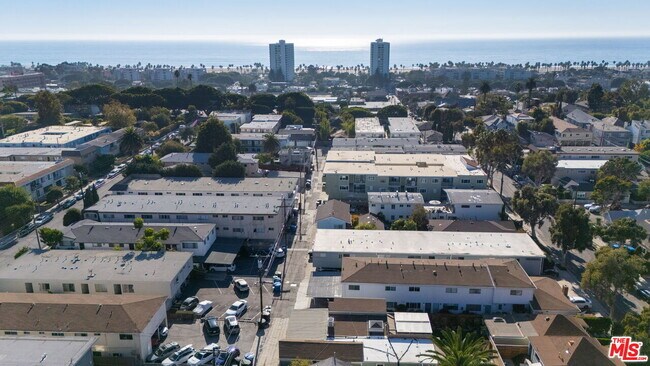 Building Photo - 516 Hill St