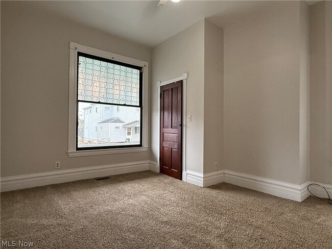 Building Photo - 706 Washington St