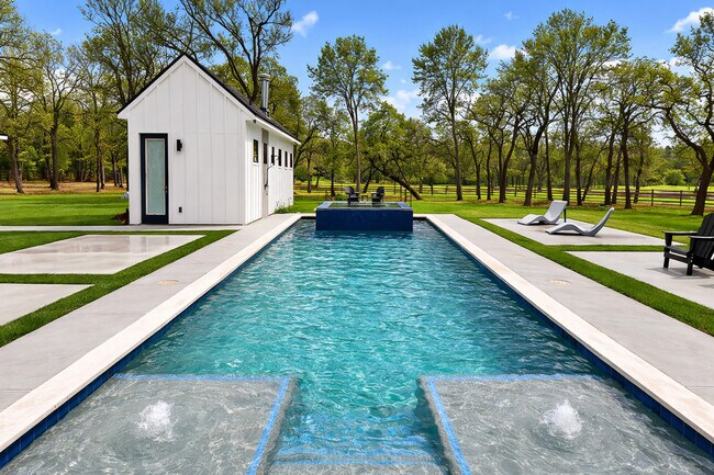 Building Photo - 5110 TX-OSR