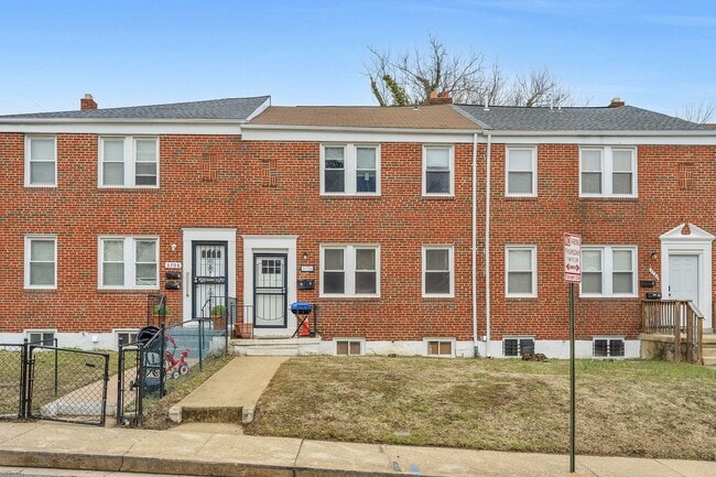 Building Photo - 3706 W Franklin St
